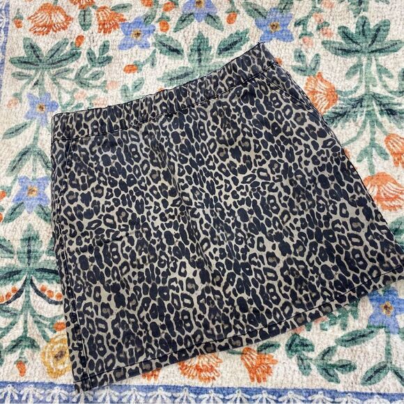 Boston Proper Denim Skort Cheetah Leopard Skirt Size Large - Picture 1 of 8